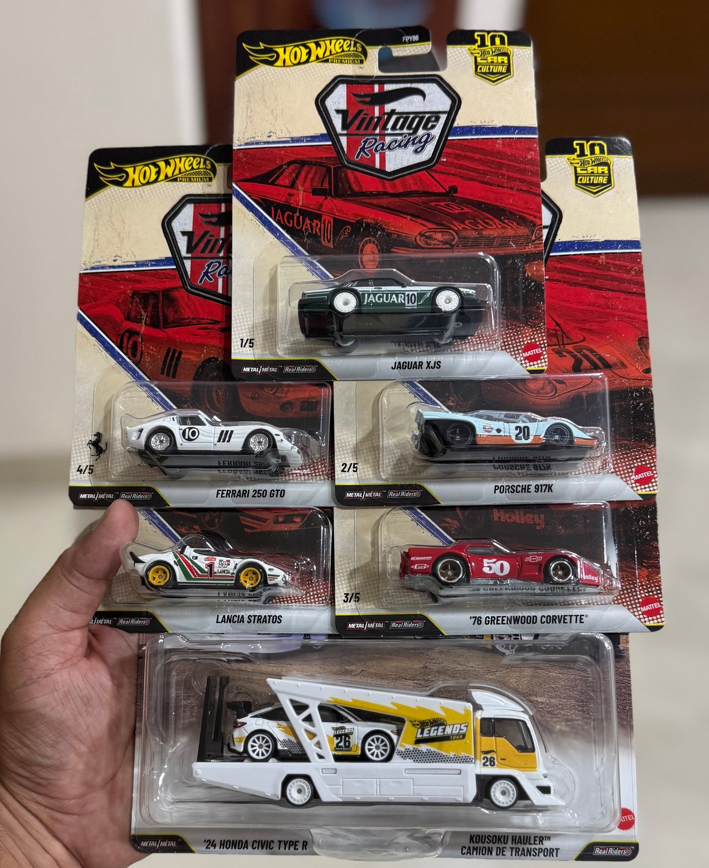 Hot Wheels - Premium Vintage Racing Combo with Team Transport
