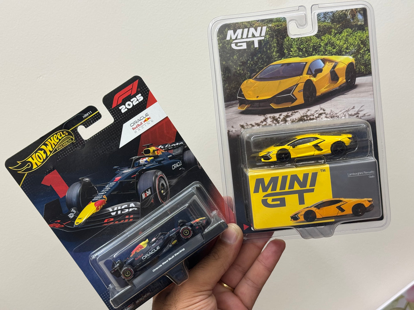 Hot Wheels - Oracle Red Bull Racing + Mini Gt Lambhorghini