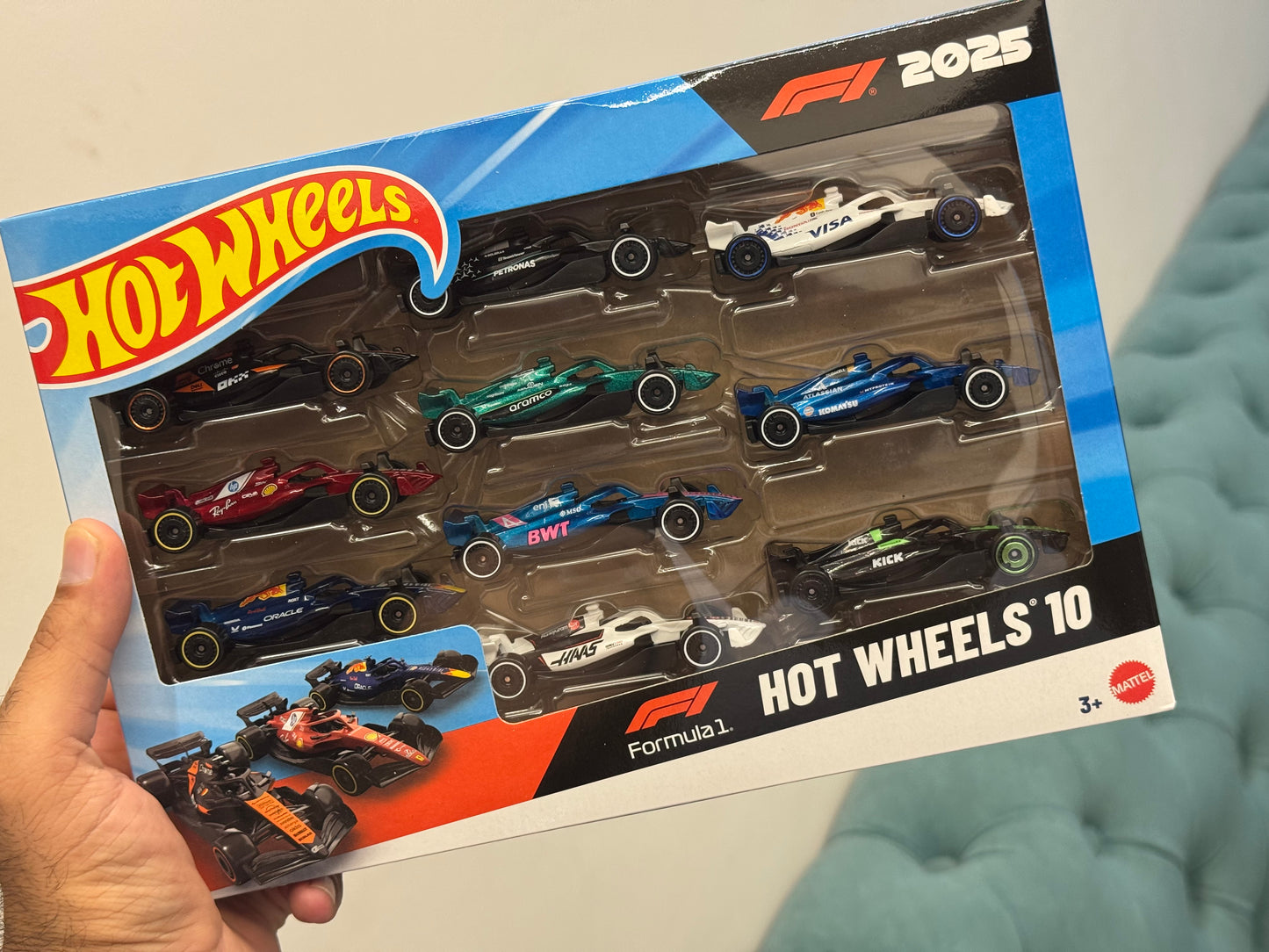 Hot Wheels Formula 1 10-Pack, Set Of 10 1:64 Scale Toy Cars With Each 2025 F1 Racing Team