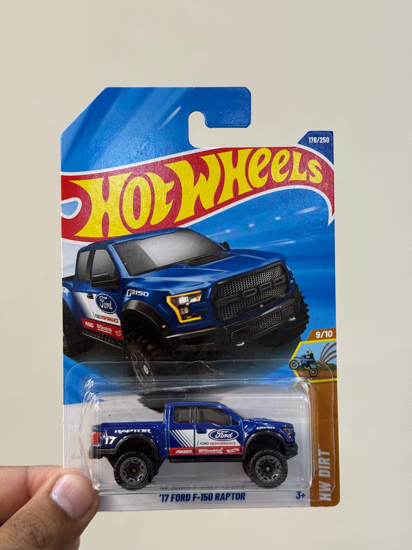 Hot Wheels - 17 FORD F-150 RAPTOR (J2025)