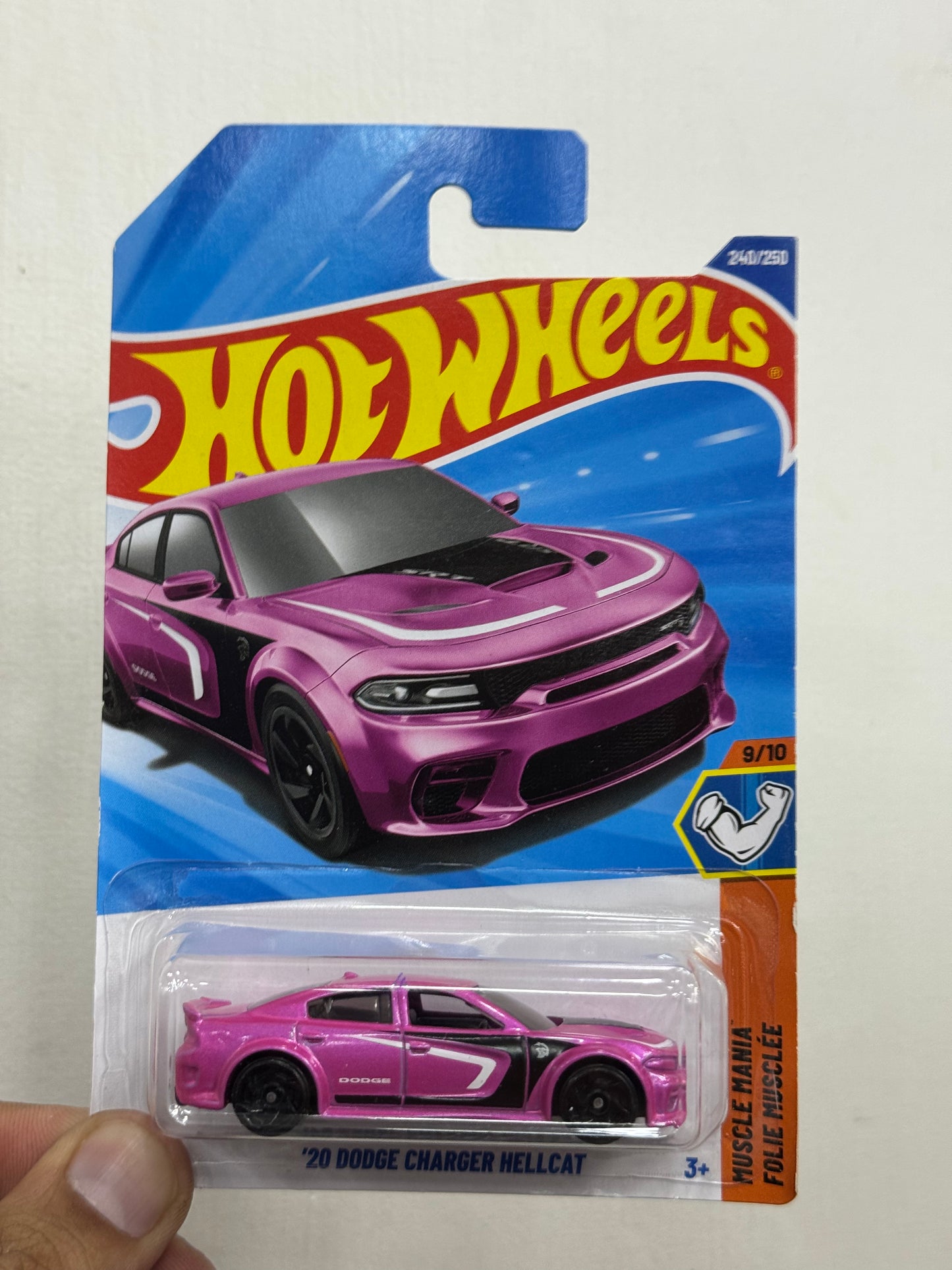Hot Wheels - 20 DODGE CHARGER HELLCAT (N2025)
