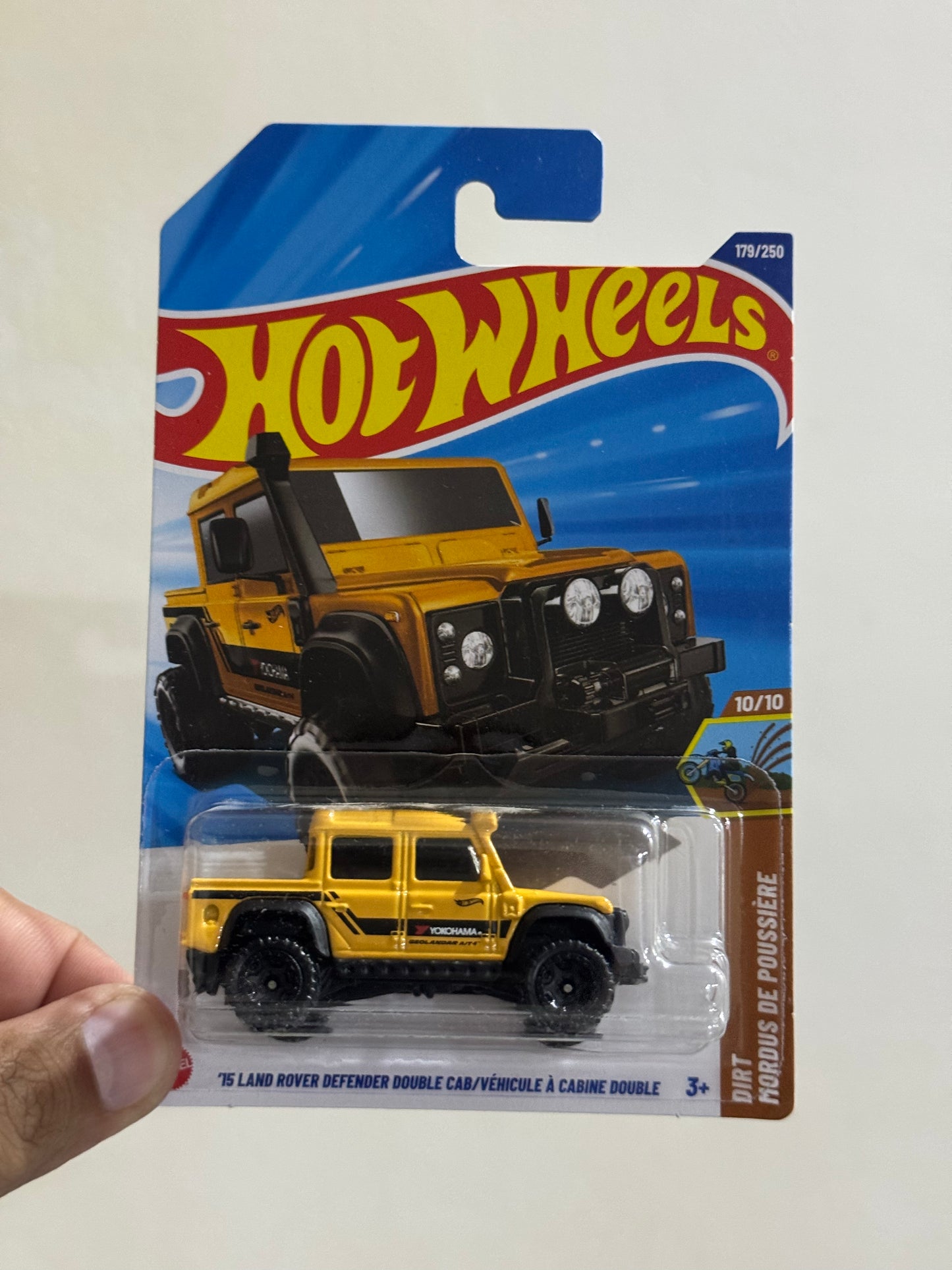 Hot Wheels - 15 LAND ROVER DEFENDER DOUBLE CAB