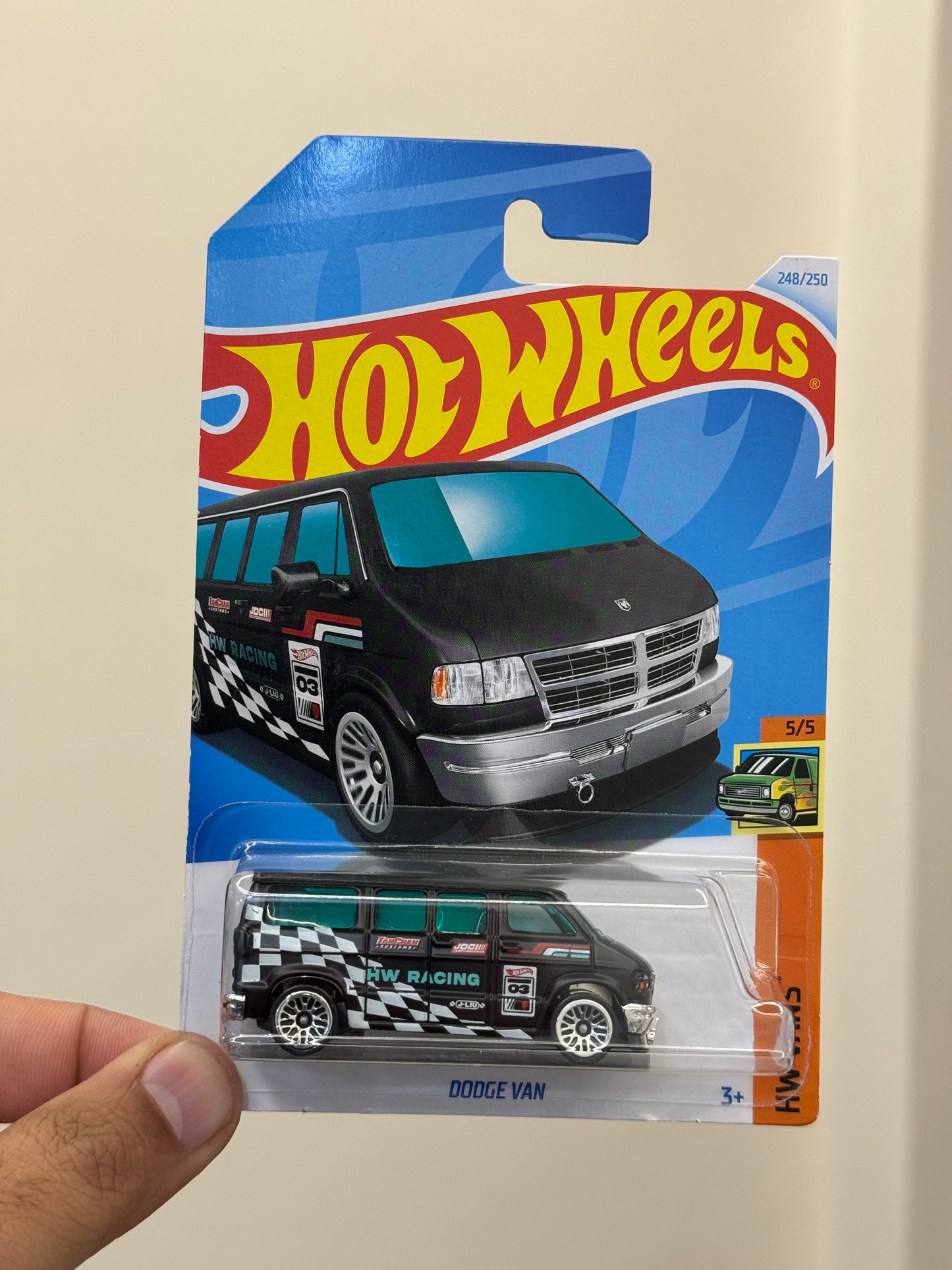 Hot Wheels - Dodge Van (a)