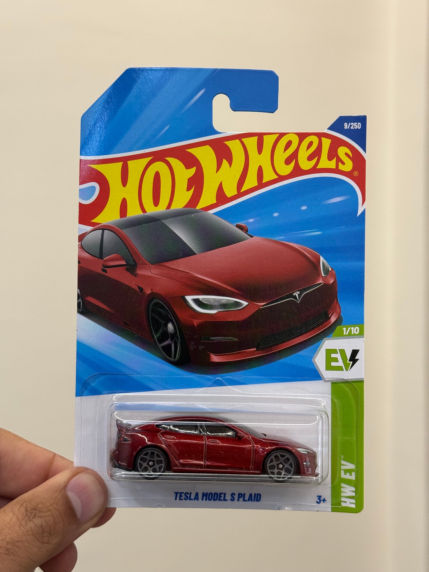 Hot Wheels - Tesla Model S Plaid (a)