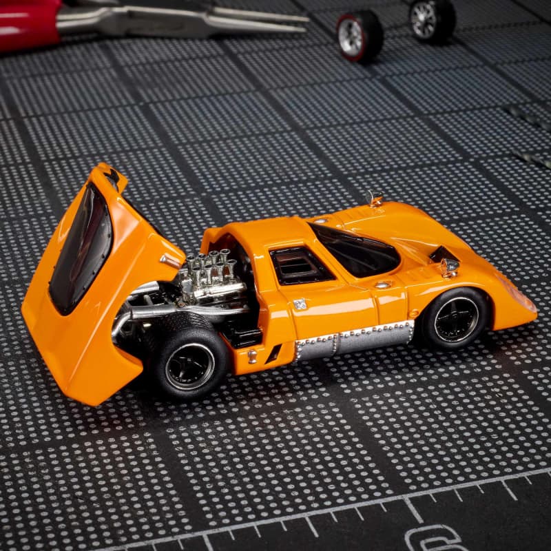 Hot Wheels Elite 64 McLaren M6GT ( Imported)