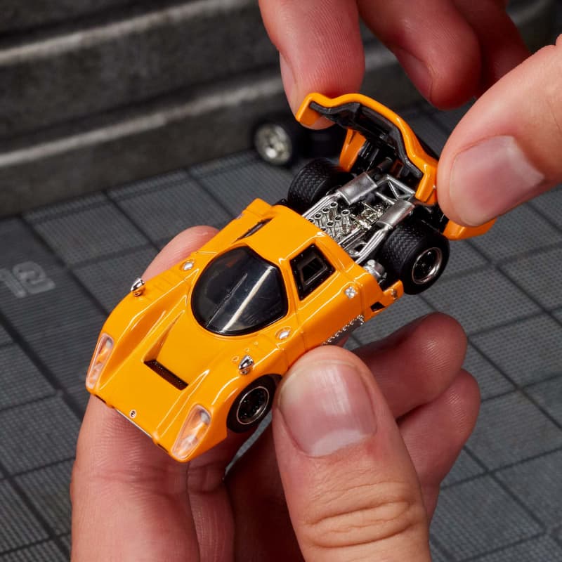 Hot Wheels Elite 64 McLaren M6GT ( Imported)