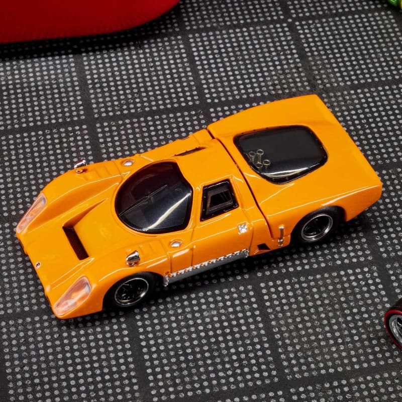Hot Wheels Elite 64 McLaren M6GT ( Imported)