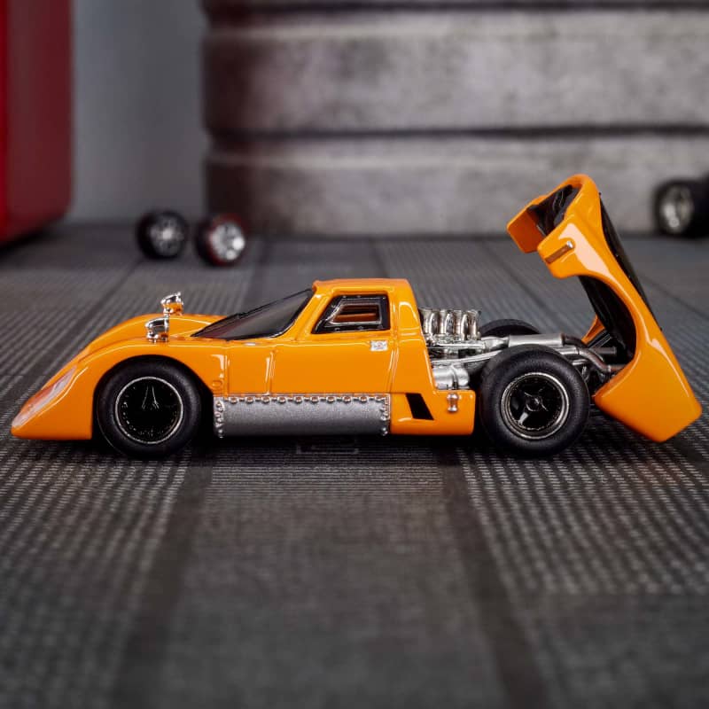 Hot Wheels Elite 64 McLaren M6GT ( Imported)