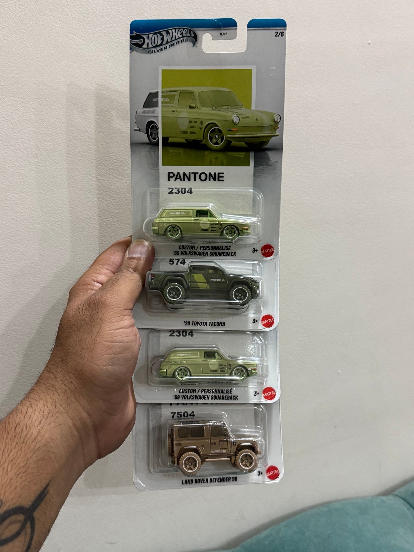 Hot Wheels - Pantone Cars ( Set of 4)