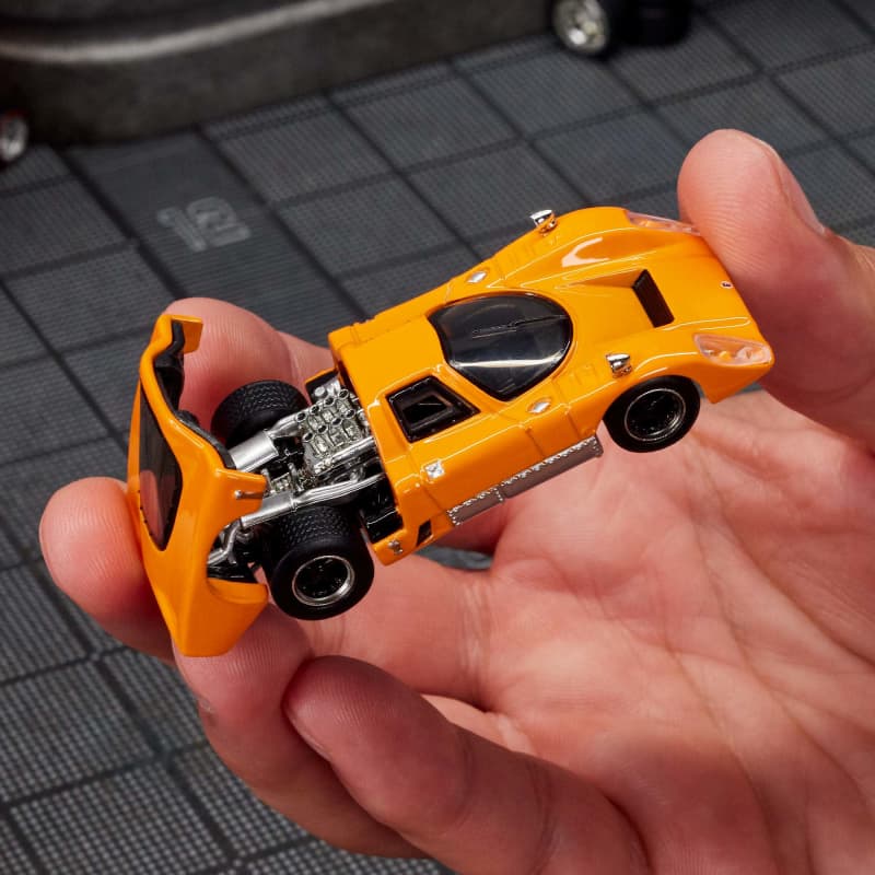 Hot Wheels Elite 64 McLaren M6GT ( Imported)