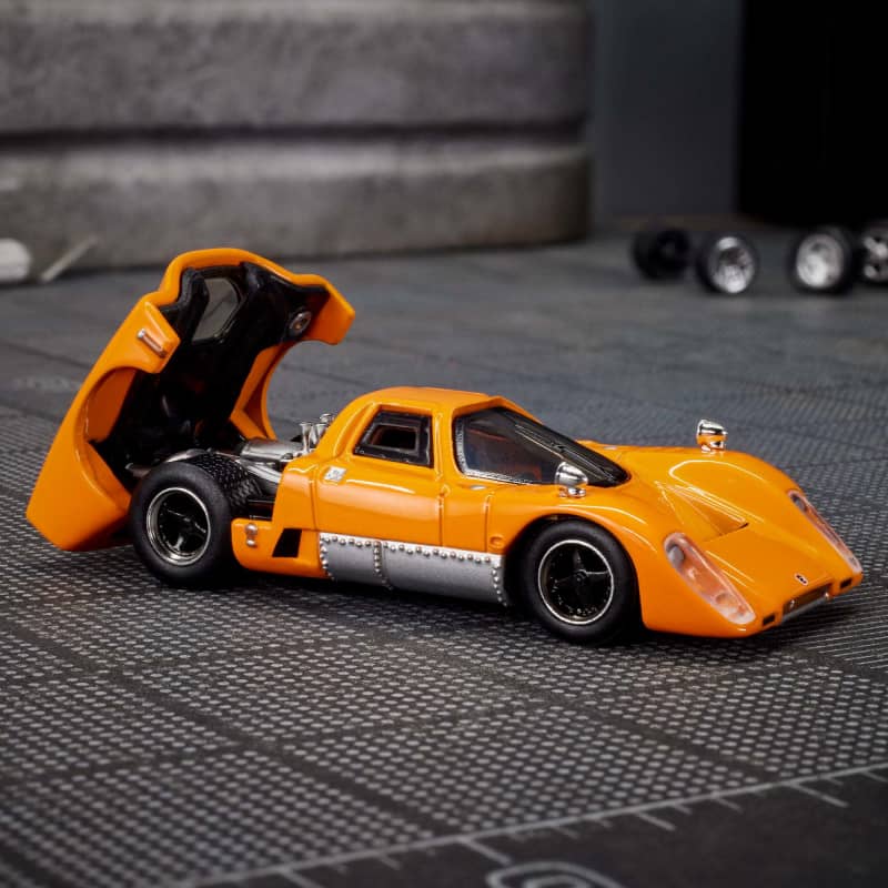 Hot Wheels Elite 64 McLaren M6GT ( Imported)