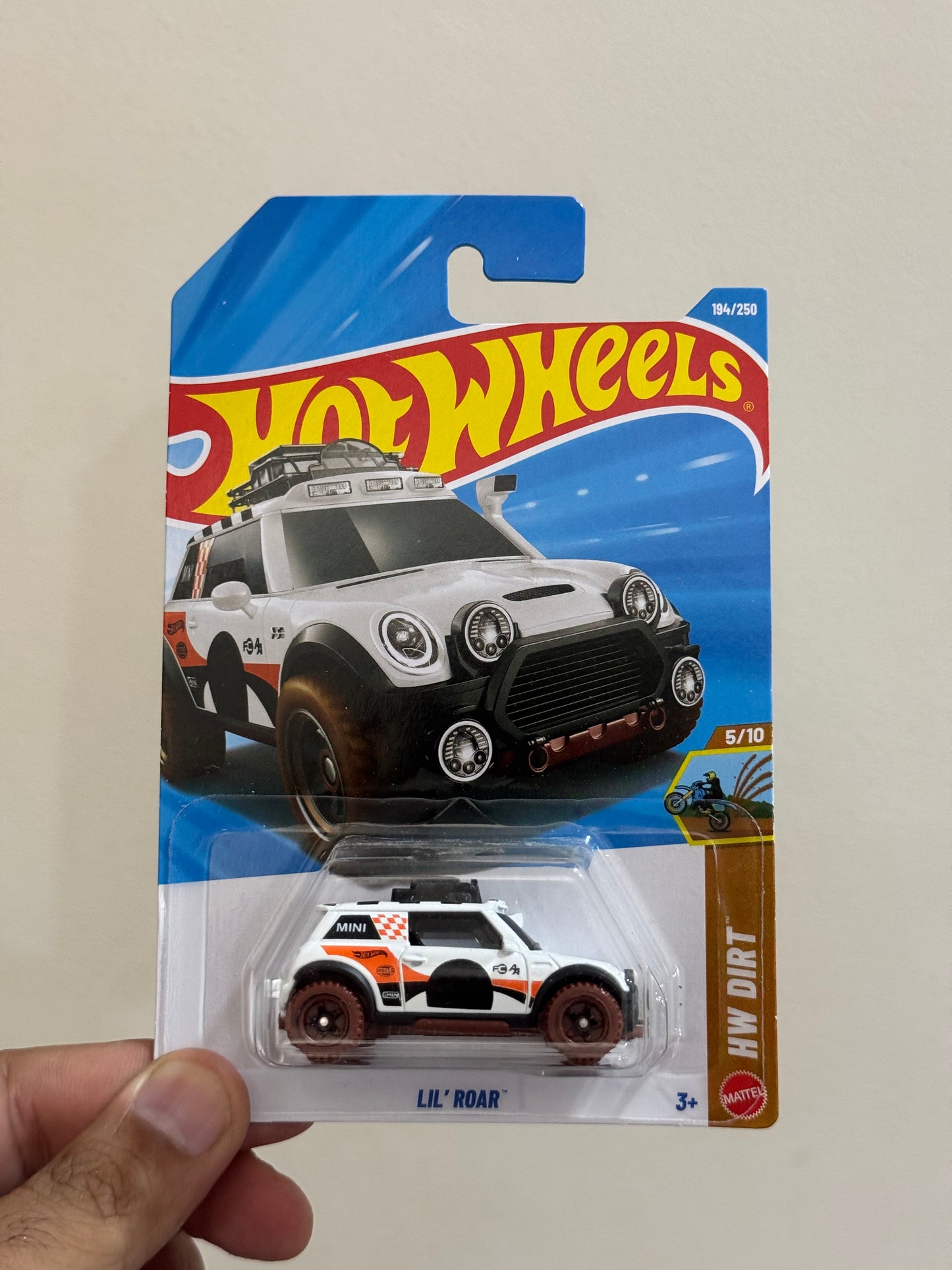 Hot Wheels - LIL ROAR