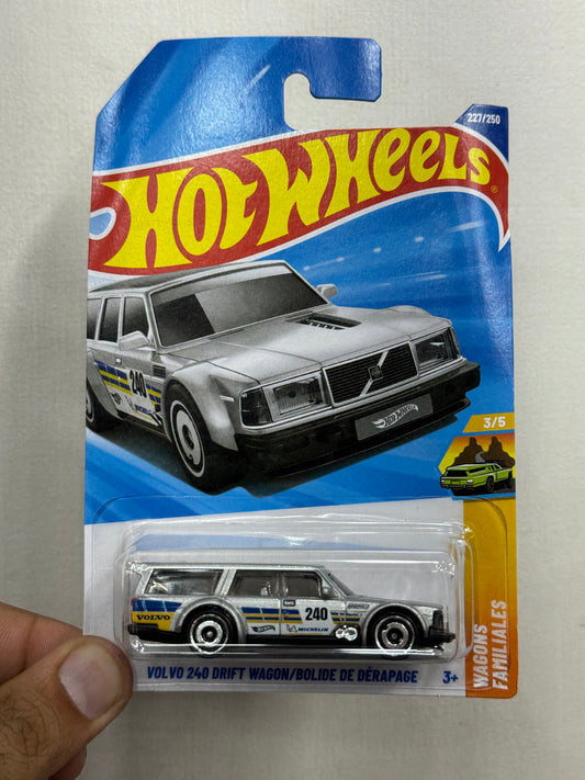 Hot Wheels - VOLVO 240 DRIFT WAGON/BOLIDE DE DERAPAGE (N2025)