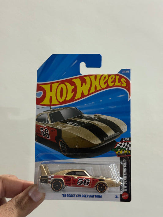 Hot Wheels - 69 DODGE CHARGER DAYTONA