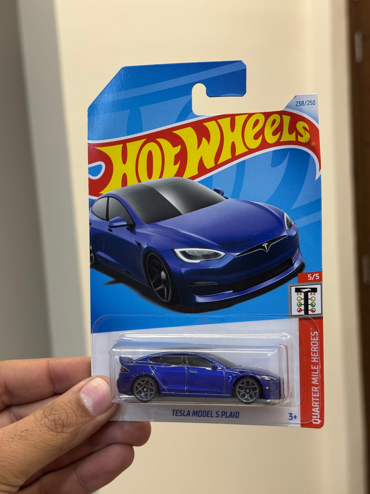 Hot Wheels - TESLA MODEL S PLAID (P)