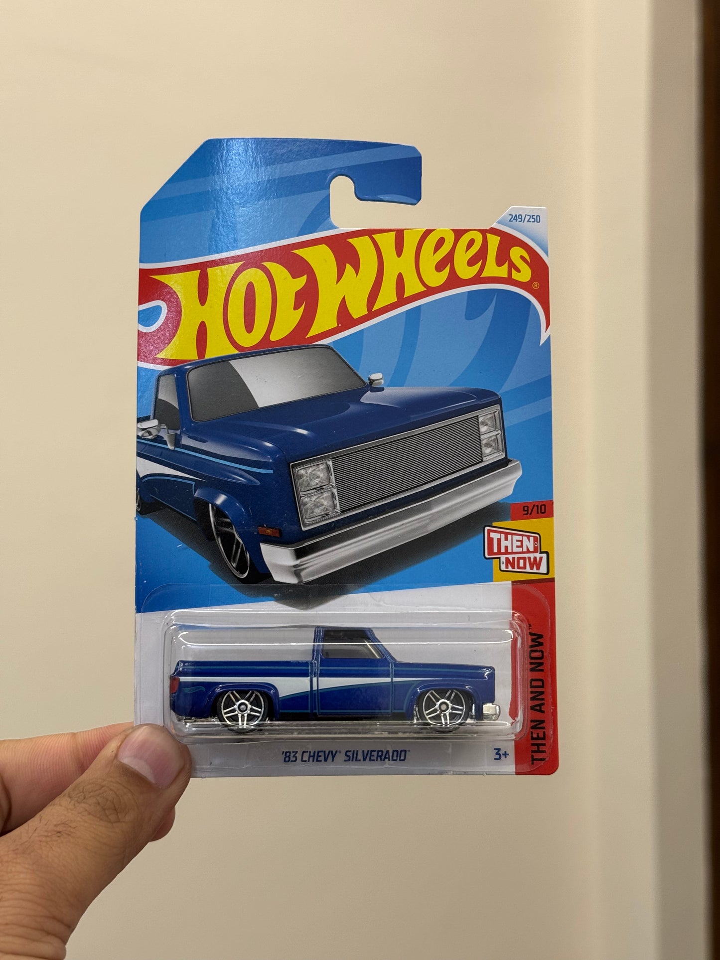 Hot Wheels - 83 CHEVY SILVERADO (A)