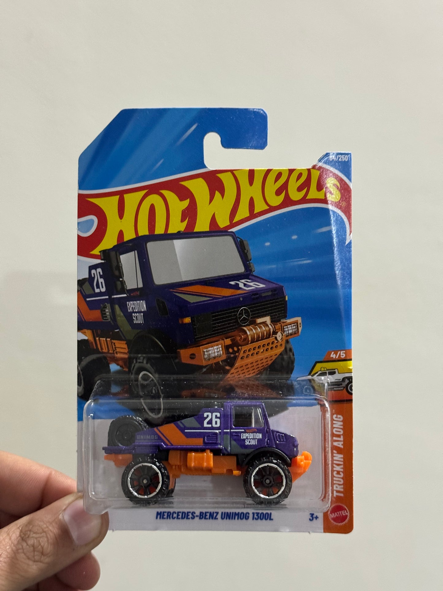 Hot Wheels - MERCEDES BENZ UNIMOG 1300L